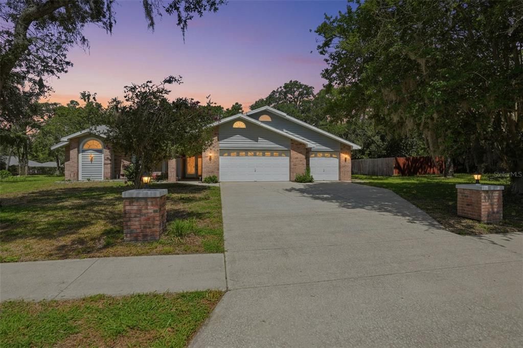 For Sale: $465,000 (3 beds, 2 baths, 1967 Square Feet)