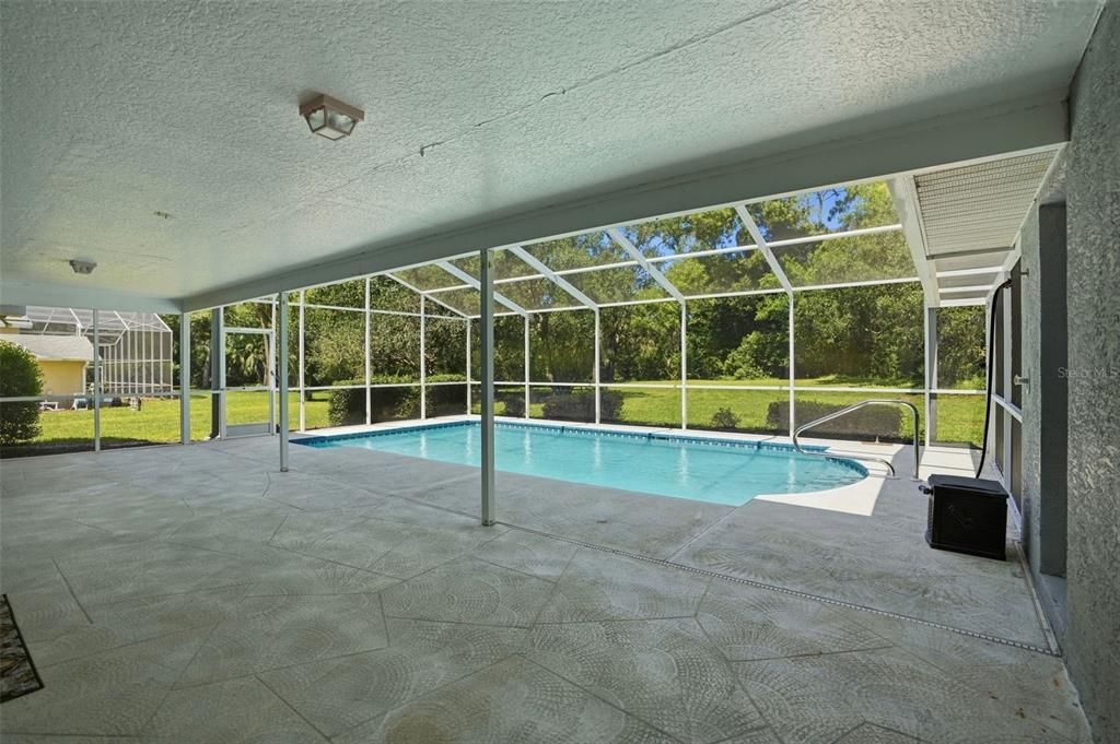 For Sale: $465,000 (3 beds, 2 baths, 1967 Square Feet)