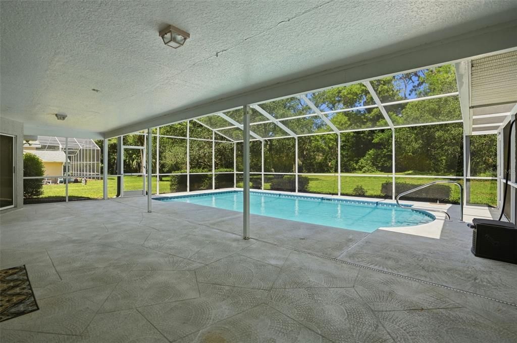 For Sale: $465,000 (3 beds, 2 baths, 1967 Square Feet)