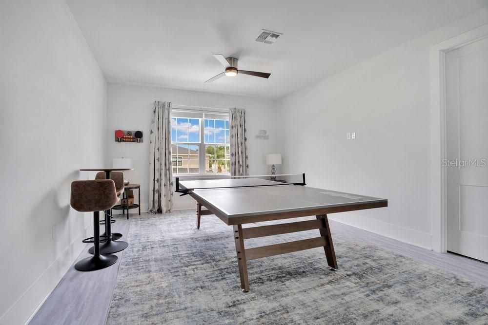 For Sale: $930,000 (5 beds, 5 baths, 3117 Square Feet)