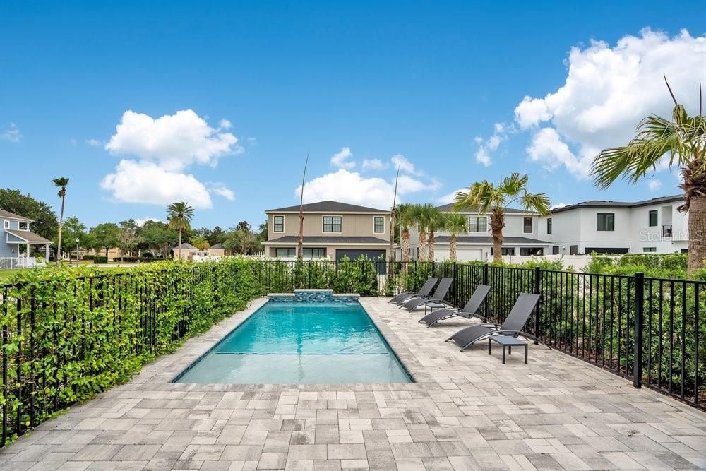 For Sale: $930,000 (5 beds, 5 baths, 3117 Square Feet)