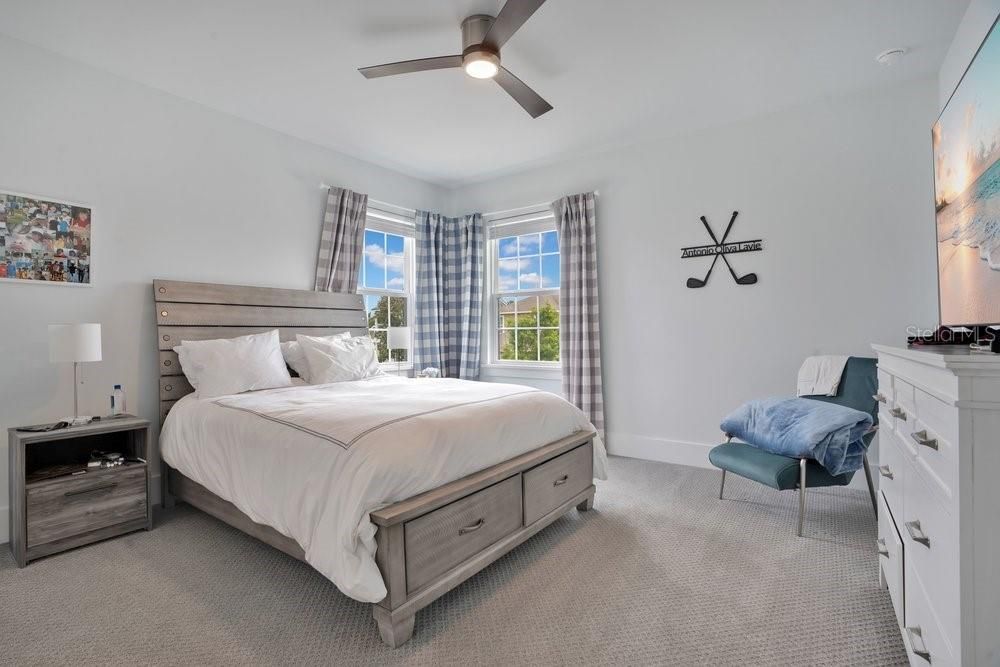 For Sale: $930,000 (5 beds, 5 baths, 3117 Square Feet)