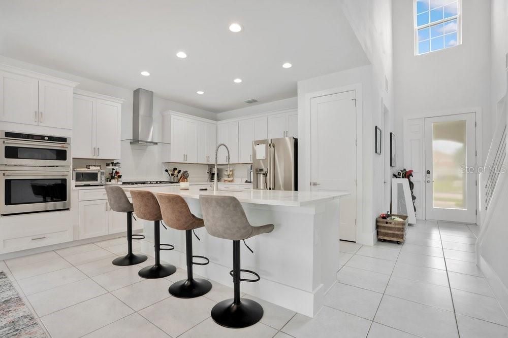 For Sale: $930,000 (5 beds, 5 baths, 3117 Square Feet)