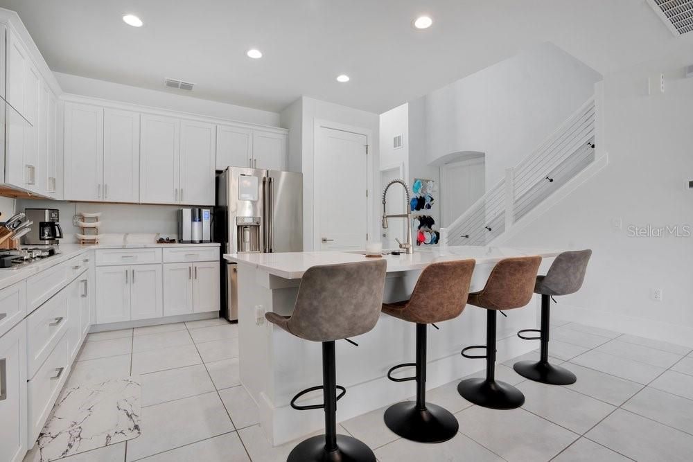 For Sale: $930,000 (5 beds, 5 baths, 3117 Square Feet)
