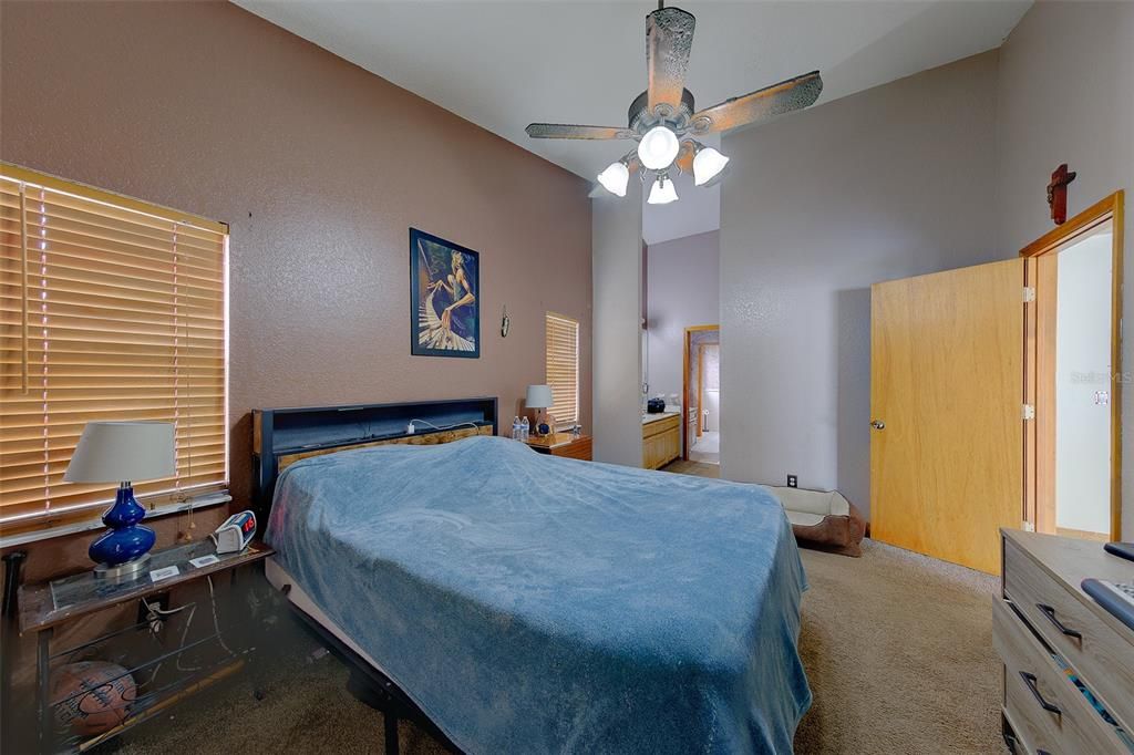 For Sale: $375,000 (3 beds, 2 baths, 1622 Square Feet)
