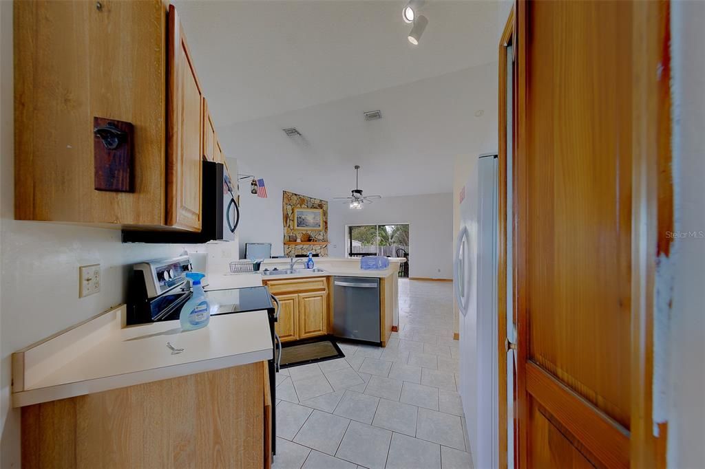 For Sale: $375,000 (3 beds, 2 baths, 1622 Square Feet)