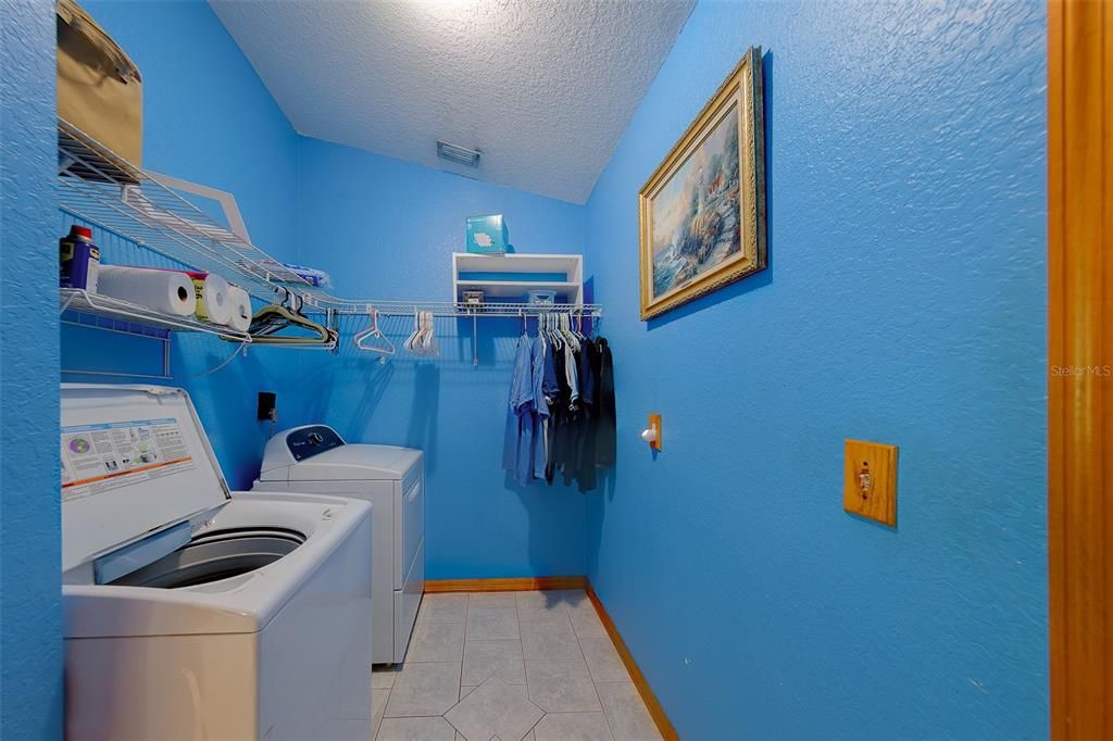 For Sale: $375,000 (3 beds, 2 baths, 1622 Square Feet)