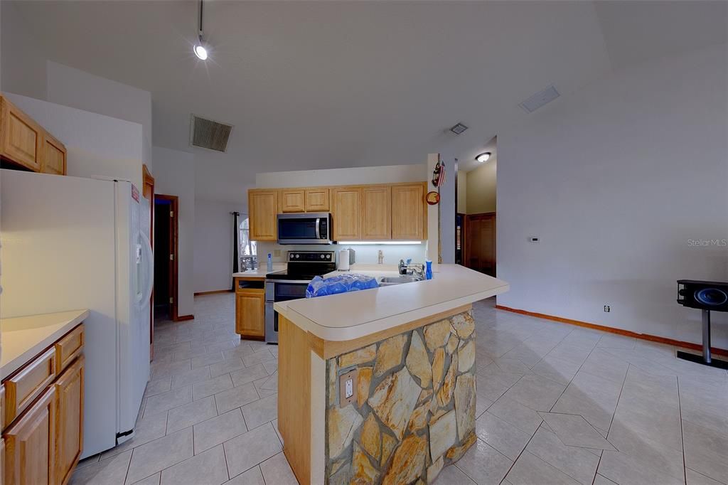 For Sale: $375,000 (3 beds, 2 baths, 1622 Square Feet)