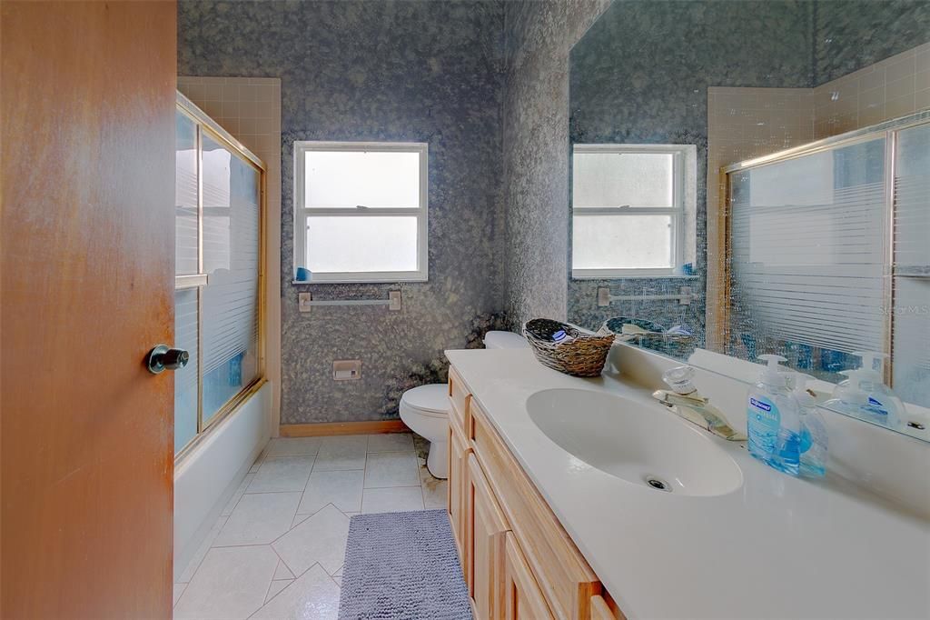 For Sale: $375,000 (3 beds, 2 baths, 1622 Square Feet)