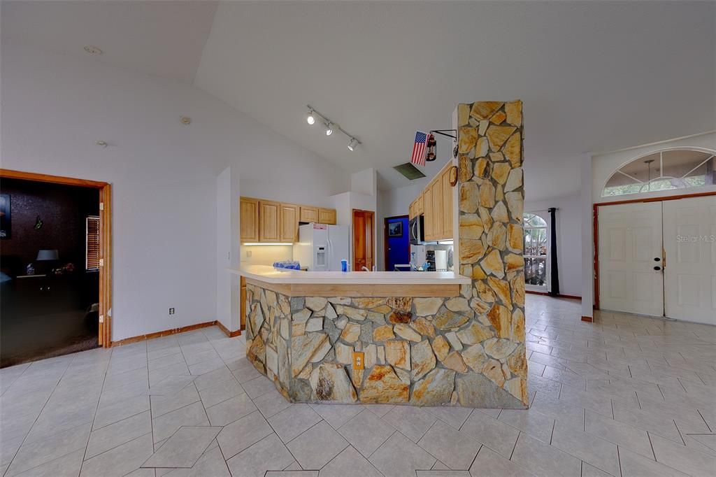 For Sale: $375,000 (3 beds, 2 baths, 1622 Square Feet)