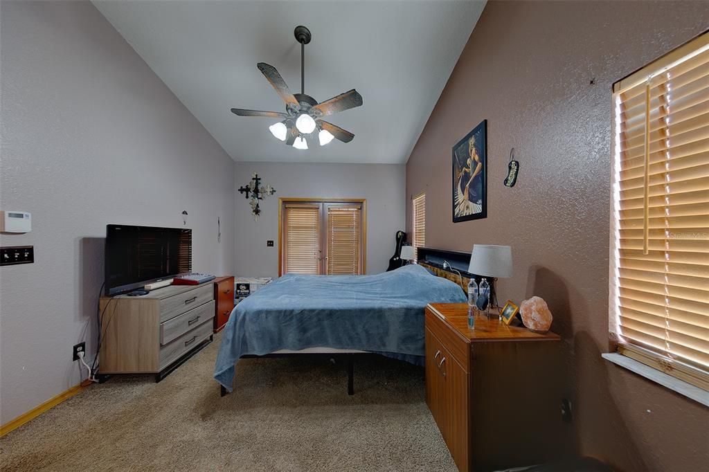 For Sale: $375,000 (3 beds, 2 baths, 1622 Square Feet)