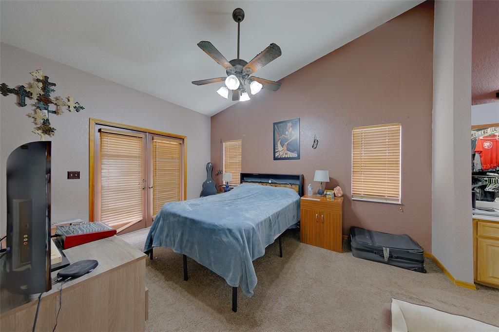 For Sale: $375,000 (3 beds, 2 baths, 1622 Square Feet)