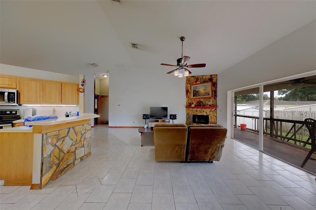 For Sale: $375,000 (3 beds, 2 baths, 1622 Square Feet)