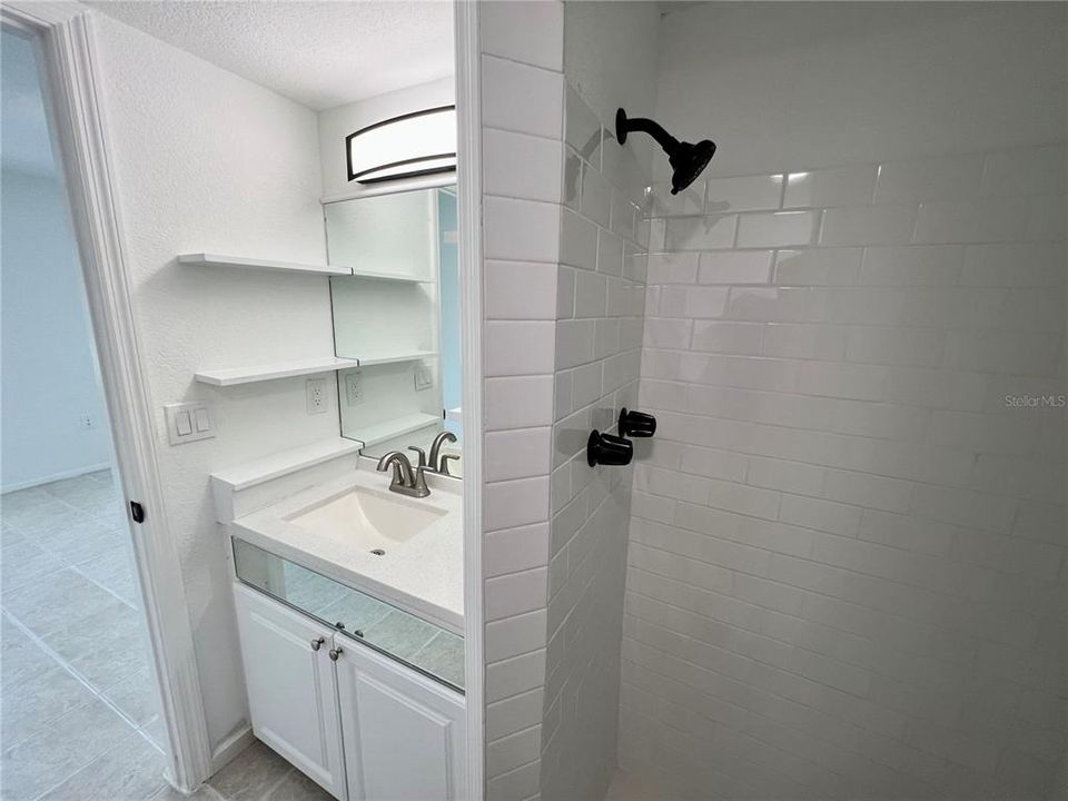 В аренду: $950 (1 спален, 1 ванн, 815 Квадратных фут)