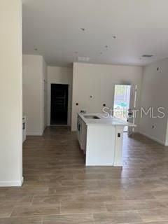 En Venta: $299,000 (4 camas, 2 baños, 1653 Pies cuadrados)