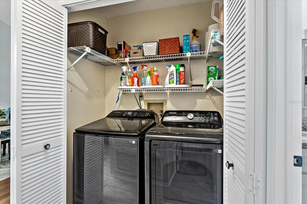 For Sale: $294,000 (2 beds, 2 baths, 1006 Square Feet)