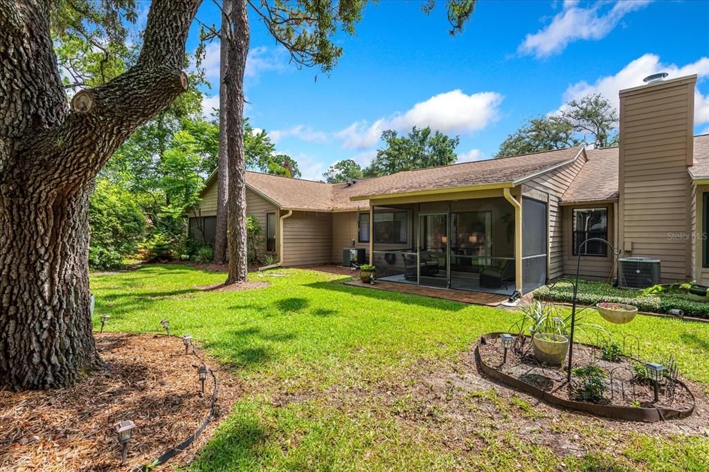For Sale: $294,000 (2 beds, 2 baths, 1006 Square Feet)