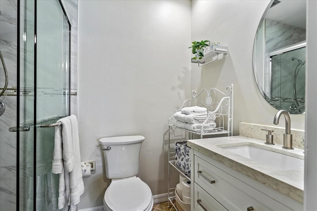 For Sale: $294,000 (2 beds, 2 baths, 1006 Square Feet)