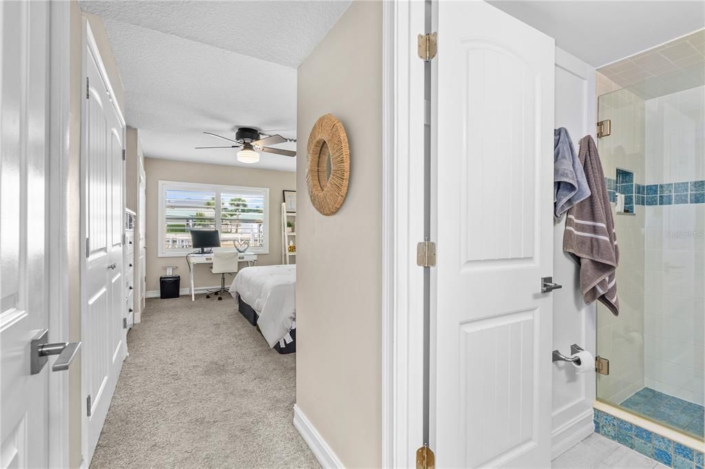 For Rent: $3,500 (2 beds, 2 baths, 1130 Square Feet)