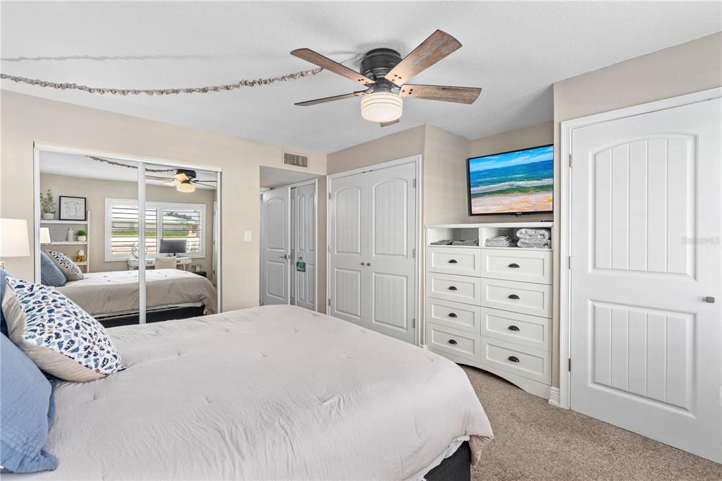 For Rent: $3,500 (2 beds, 2 baths, 1130 Square Feet)