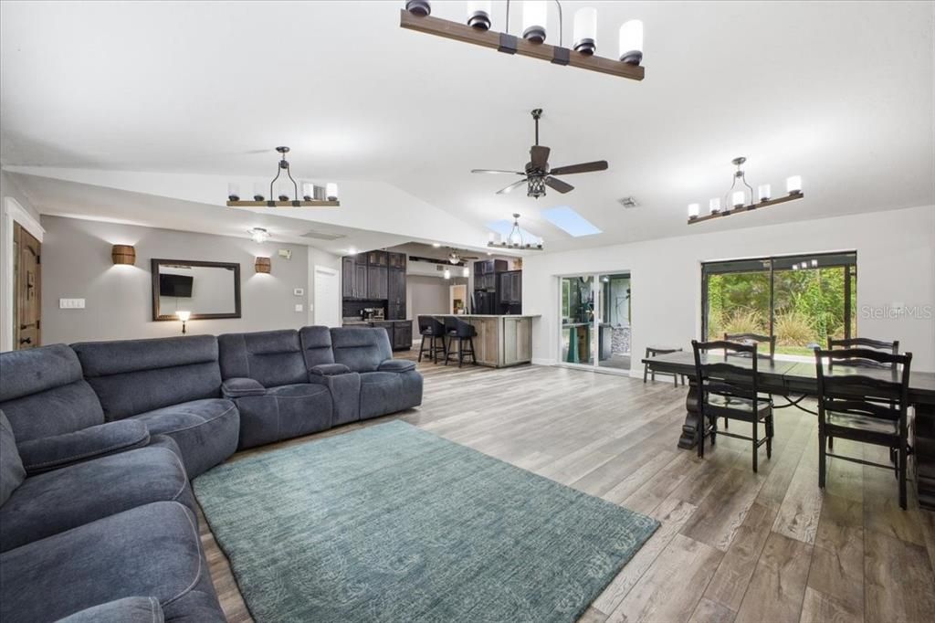 For Sale: $699,000 (4 beds, 3 baths, 2192 Square Feet)