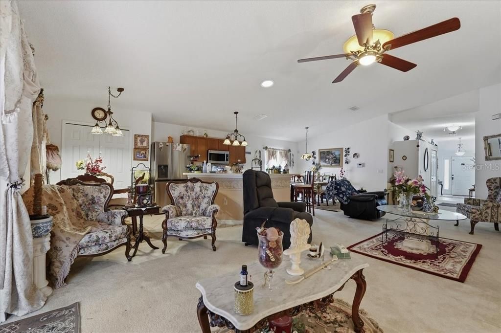 For Sale: $265,000 (3 beds, 2 baths, 1912 Square Feet)
