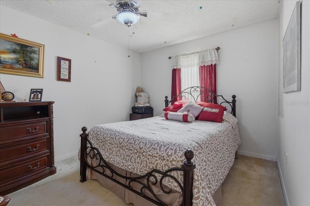 For Sale: $265,000 (3 beds, 2 baths, 1912 Square Feet)