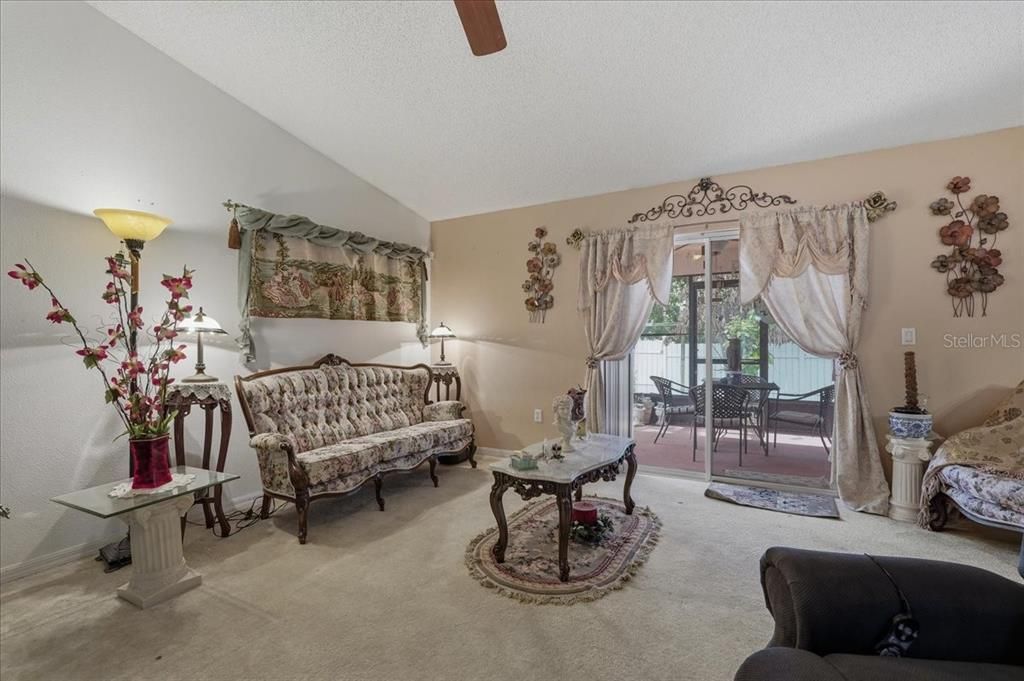 For Sale: $265,000 (3 beds, 2 baths, 1912 Square Feet)