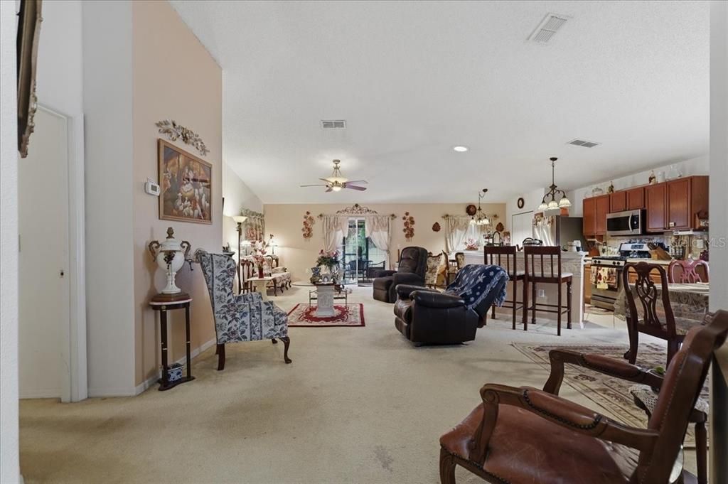 For Sale: $265,000 (3 beds, 2 baths, 1912 Square Feet)