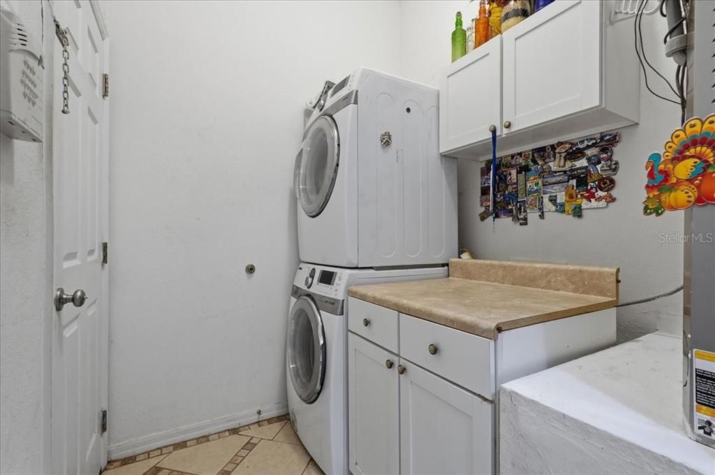 For Sale: $265,000 (3 beds, 2 baths, 1912 Square Feet)