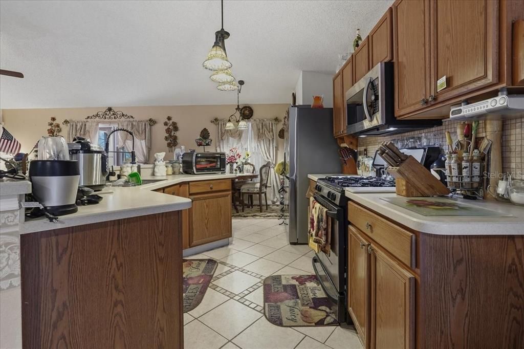 For Sale: $265,000 (3 beds, 2 baths, 1912 Square Feet)