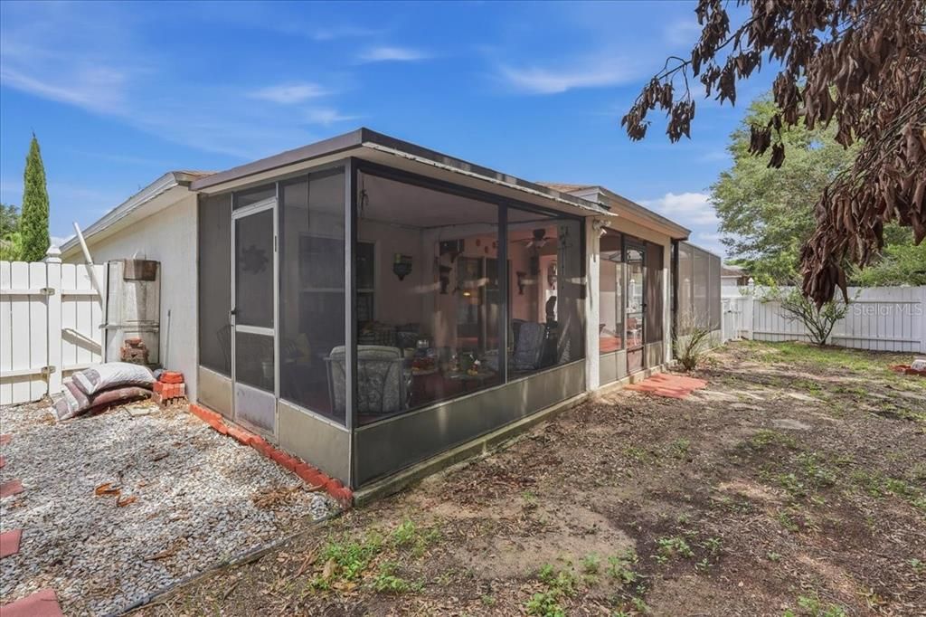 For Sale: $265,000 (3 beds, 2 baths, 1912 Square Feet)