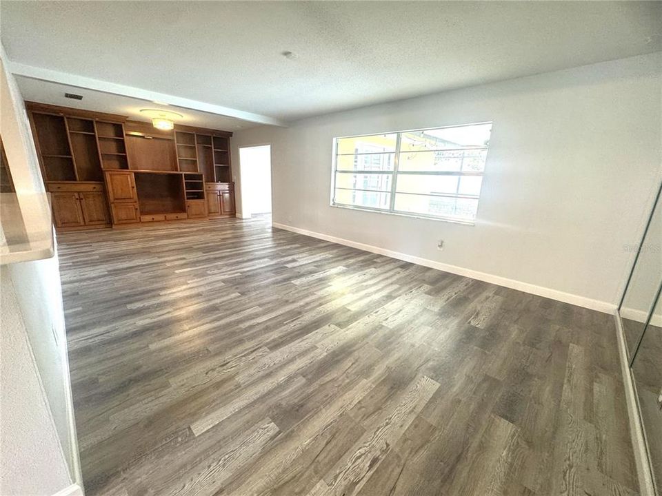 For Rent: $3,400 (3 beds, 2 baths, 2115 Square Feet)