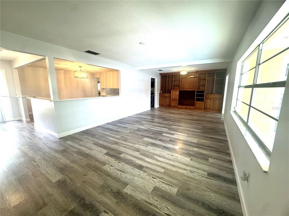 For Rent: $3,400 (3 beds, 2 baths, 2115 Square Feet)