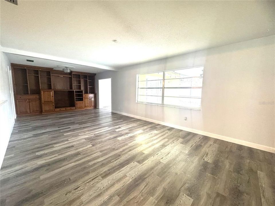 For Rent: $3,400 (3 beds, 2 baths, 2115 Square Feet)