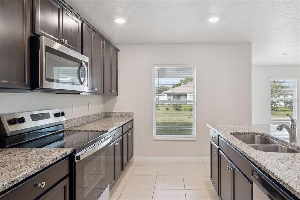 For Sale: $349,900 (5 beds, 3 baths, 1944 Square Feet)