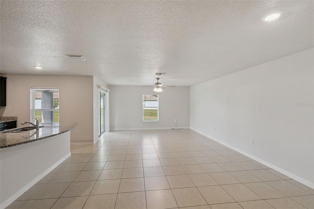 For Sale: $349,900 (5 beds, 3 baths, 1944 Square Feet)