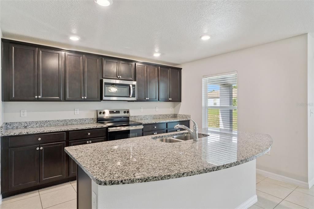 For Sale: $349,900 (5 beds, 3 baths, 1944 Square Feet)
