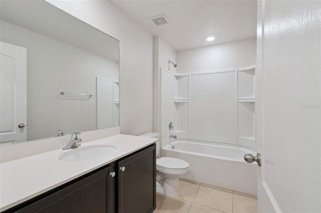 For Sale: $349,900 (5 beds, 3 baths, 1944 Square Feet)