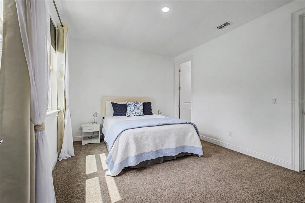 En Venta: $1,318,000 (6 camas, 4 baños, 3900 Pies cuadrados)