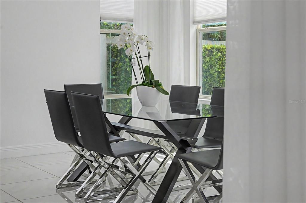 En Venta: $1,318,000 (6 camas, 4 baños, 3900 Pies cuadrados)