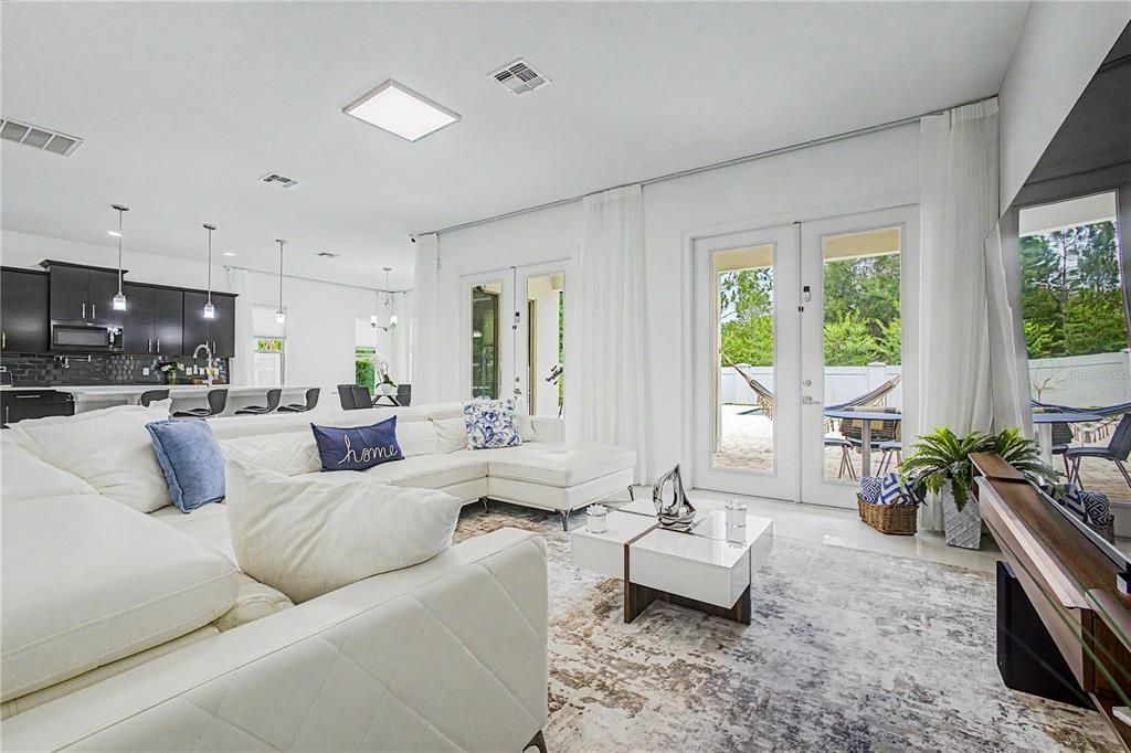 En Venta: $1,318,000 (6 camas, 4 baños, 3900 Pies cuadrados)