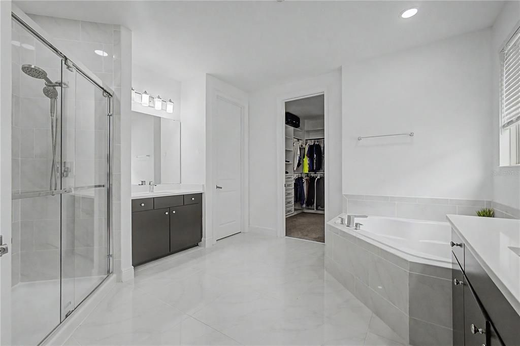En Venta: $1,318,000 (6 camas, 4 baños, 3900 Pies cuadrados)