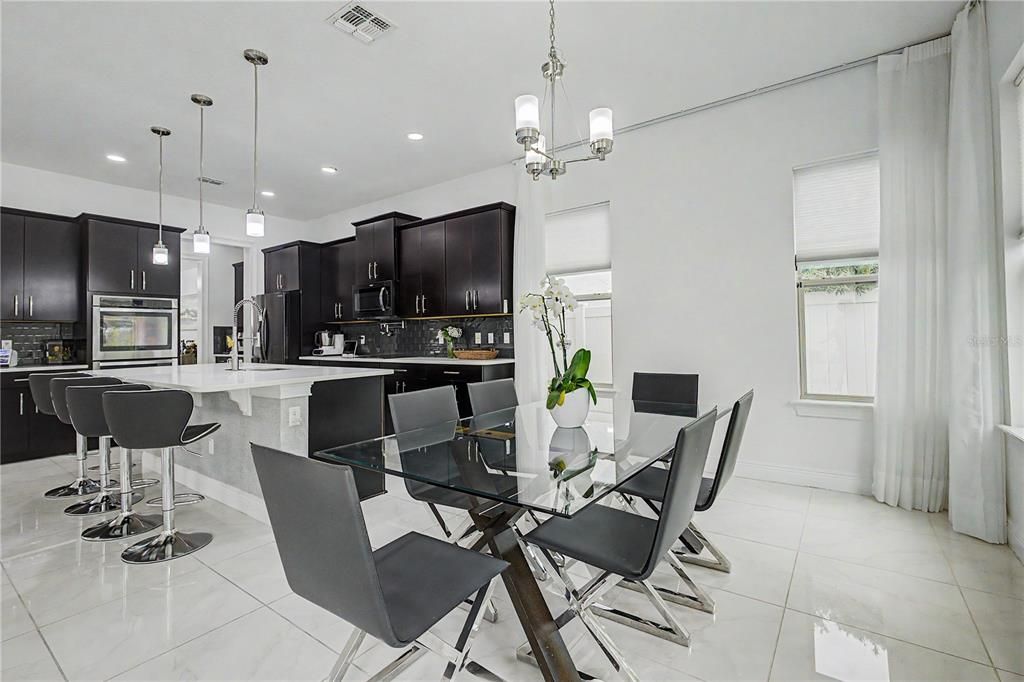 En Venta: $1,318,000 (6 camas, 4 baños, 3900 Pies cuadrados)