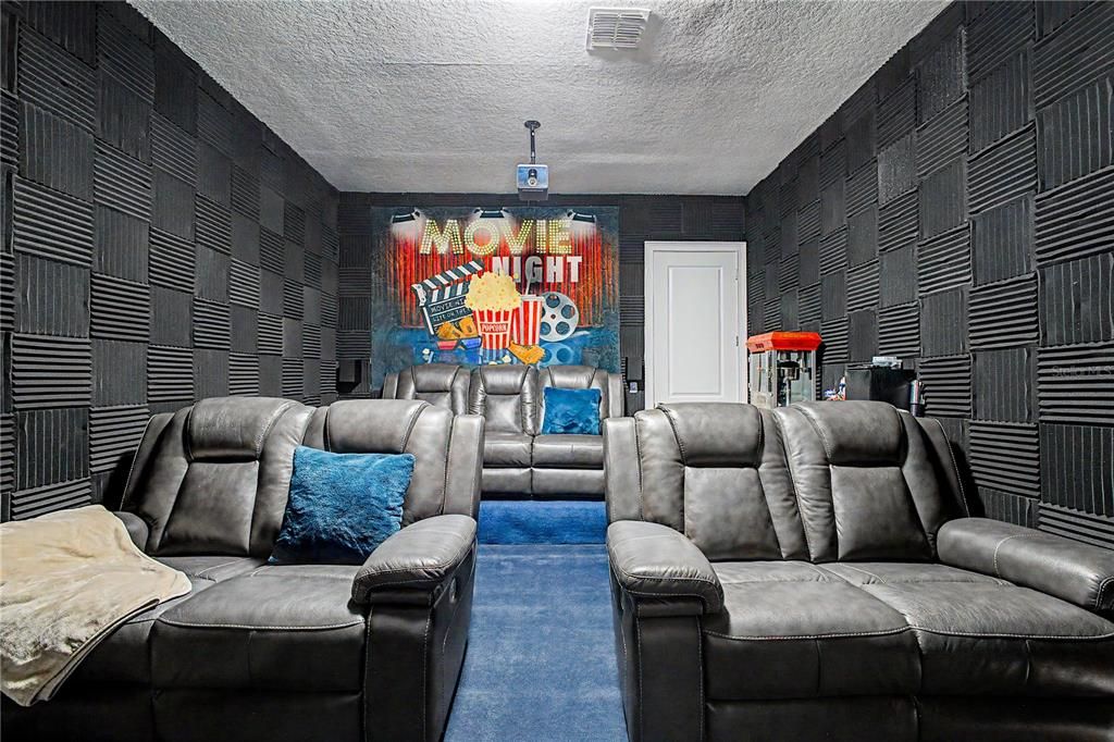En Venta: $1,318,000 (6 camas, 4 baños, 3900 Pies cuadrados)