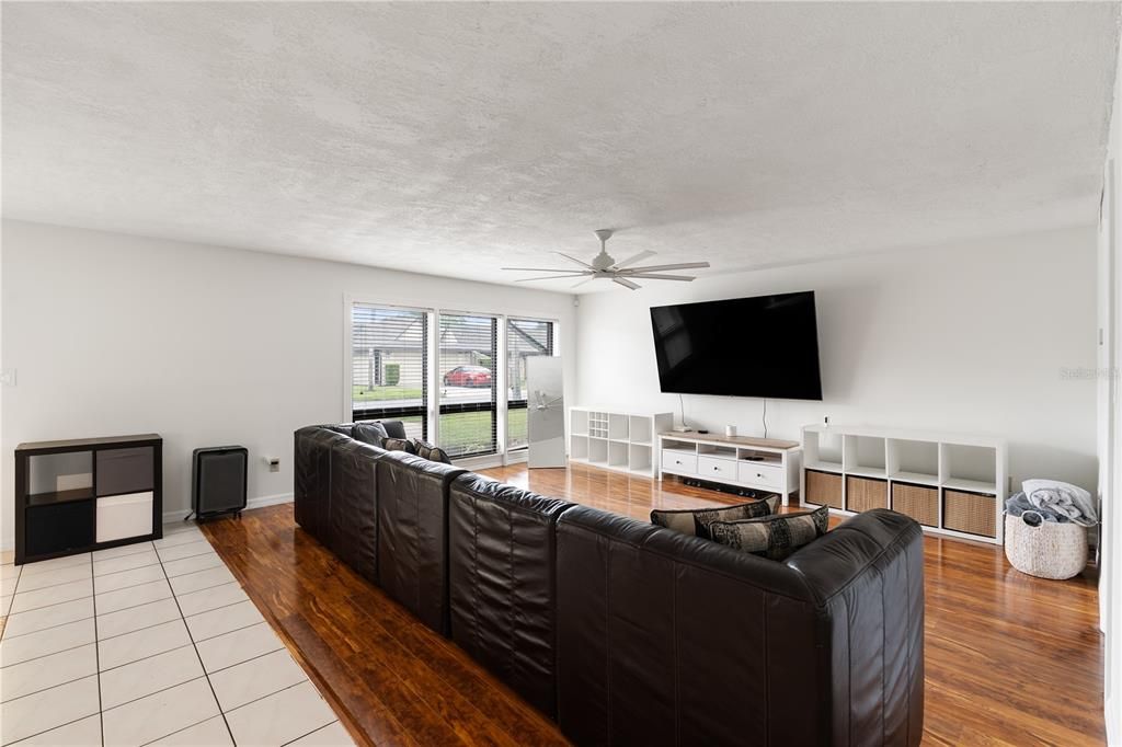 En Venta: $265,000 (3 camas, 2 baños, 1808 Pies cuadrados)