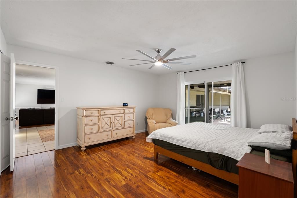 En Venta: $265,000 (3 camas, 2 baños, 1808 Pies cuadrados)