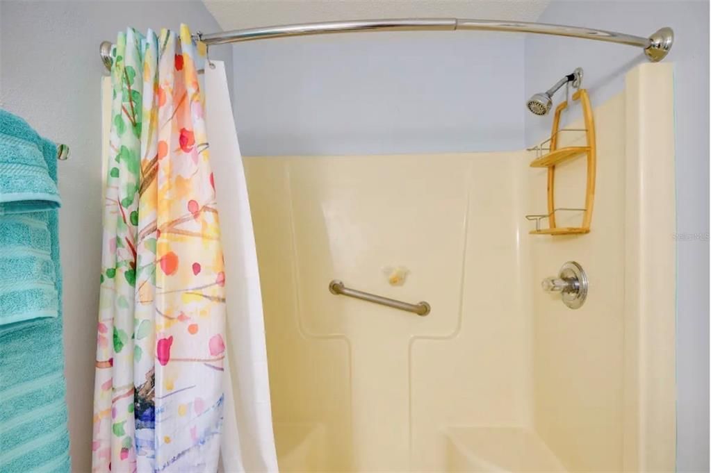 En Venta: $325,000 (4 camas, 3 baños, 1680 Pies cuadrados)