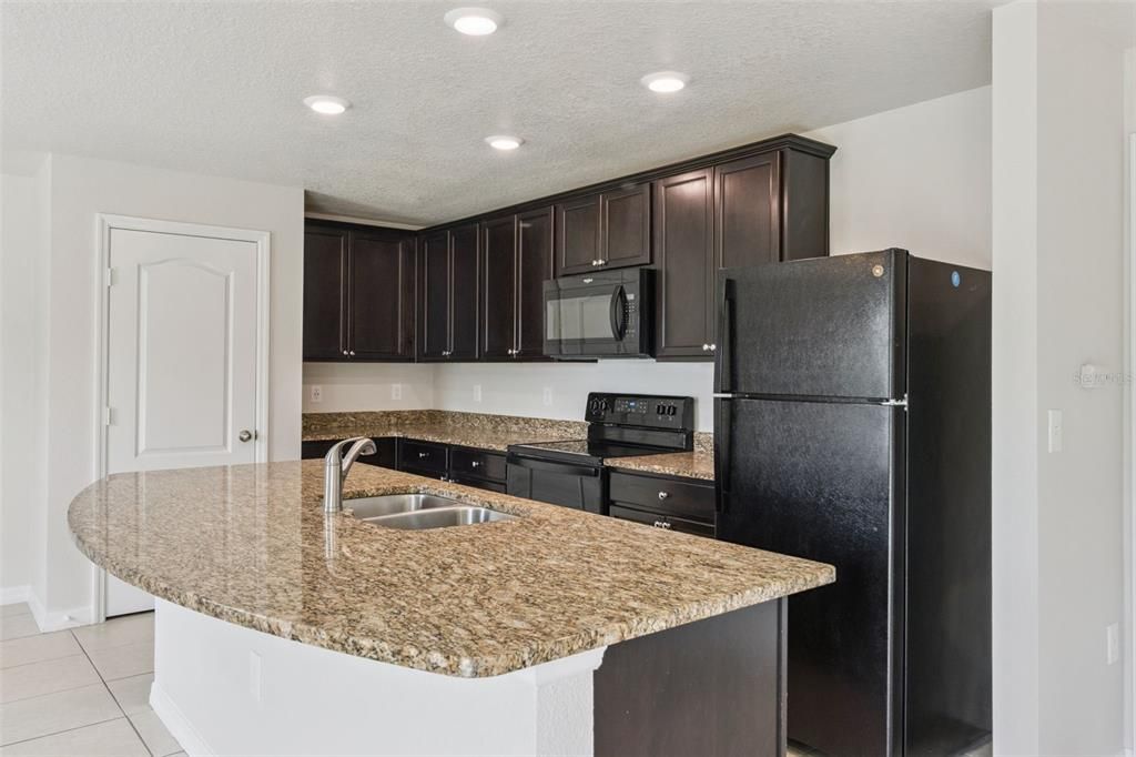 For Sale: $335,000 (4 beds, 2 baths, 1823 Square Feet)