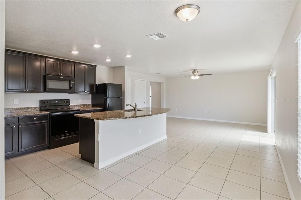 For Sale: $335,000 (4 beds, 2 baths, 1823 Square Feet)